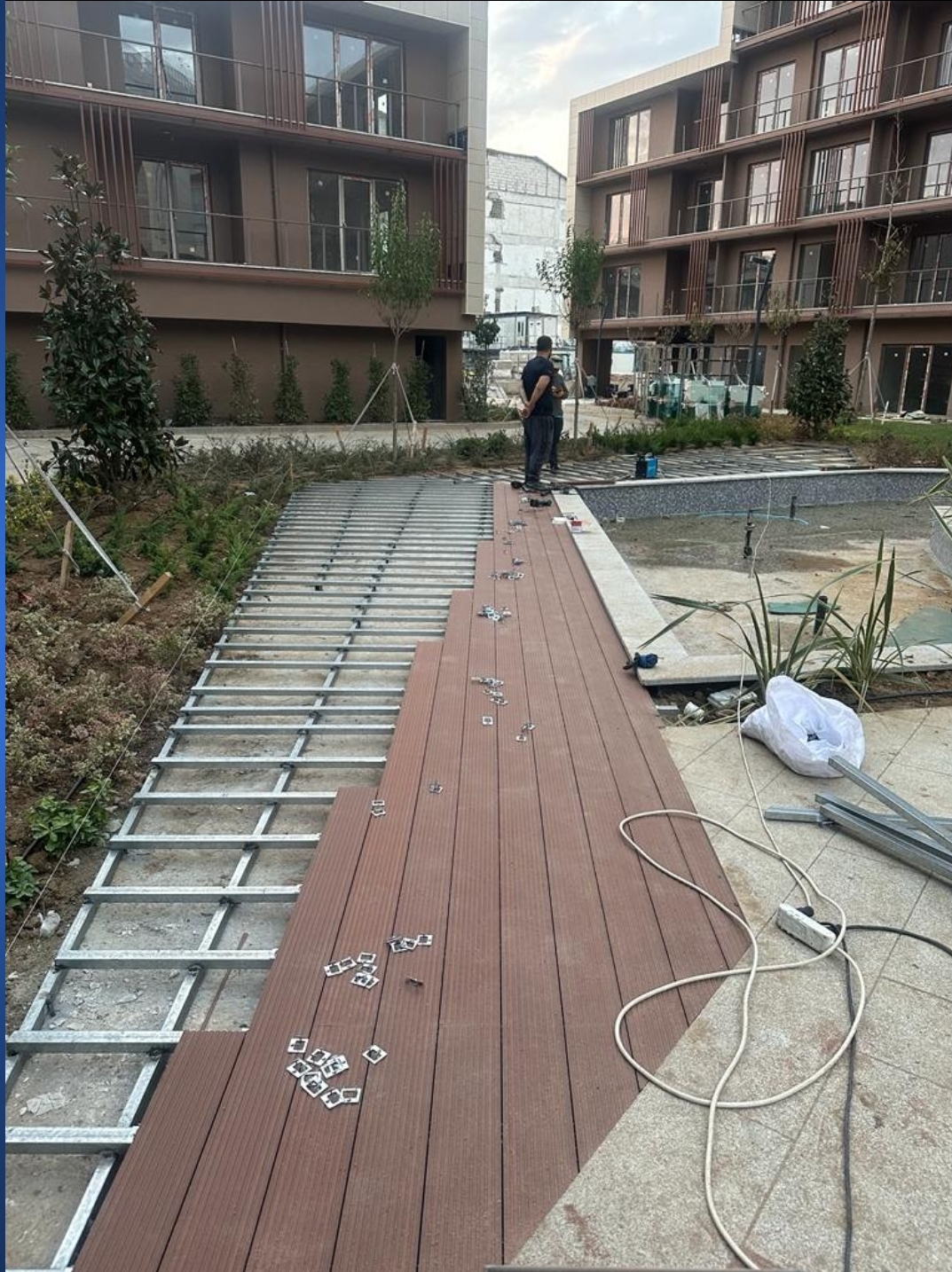 Zemi̇n Kompozi̇t Deck